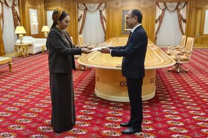 Ambassador Rouslan Stoyanov presented his credentials to the Speaker of the Mejlis of Turkmenistan